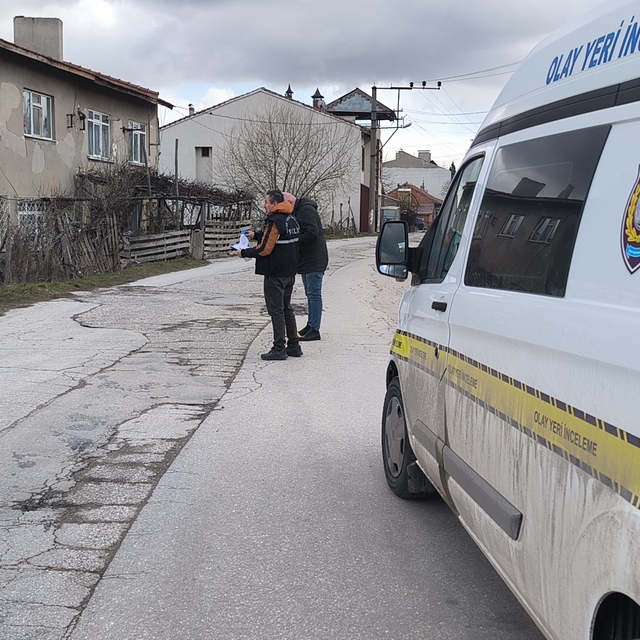 Kütahya'da eşi tarafından av tüfeğiyle vurulan 3 aylık hamile kadın tedaviy...