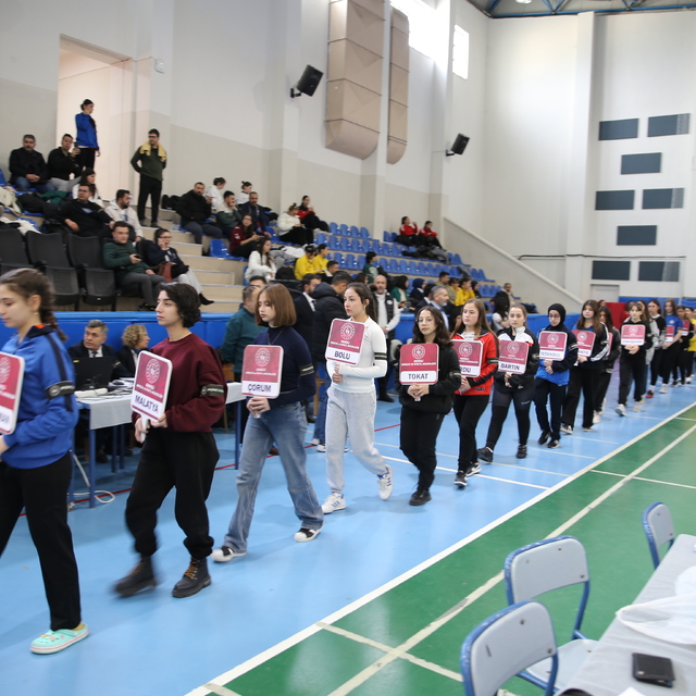 Okul Sporları Genç Kızlar Halter Türkiye Şampiyonası'nın açılış töreni yapı...