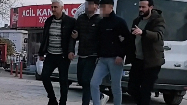 Gözaltına alınıp serbest bırakılan istismar şüphelisine işkence edip, kayda aldılar; 4 tutuklama