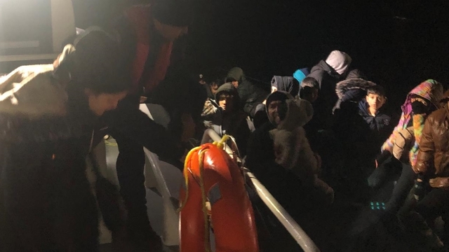 Ege Denizi'nde 44 düzensiz göçmen yakalandı