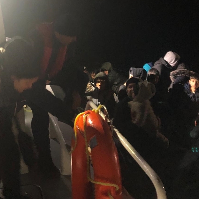 Ege Denizi'nde 44 düzensiz göçmen yakalandı