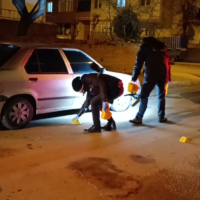 Çorum'da apartman dairesine düzenlenen silahlı saldırı hasara yol açtı