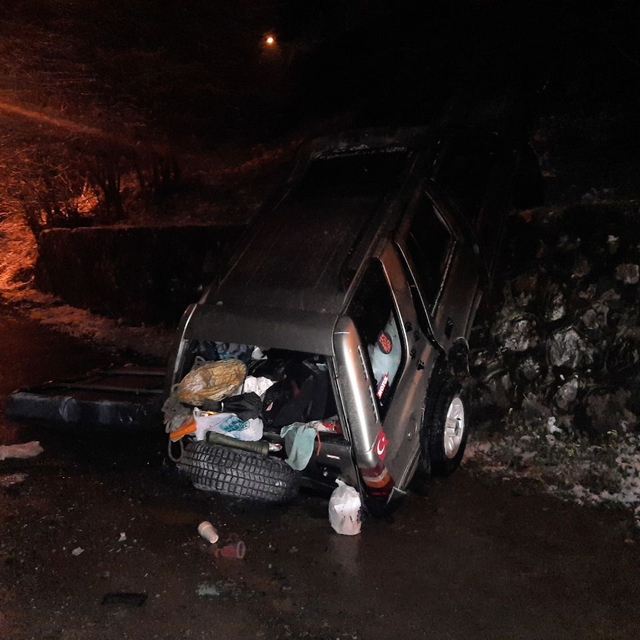 Kocaeli'de uçuruma düşen cipin sürücüsü yaralandı