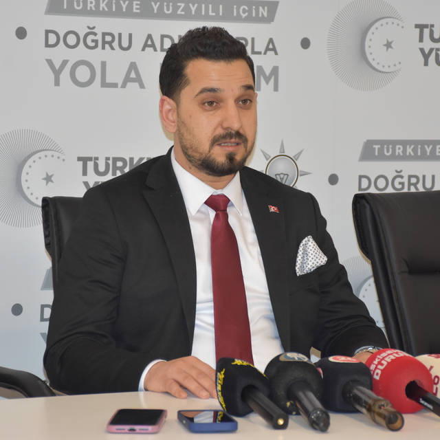 AK Parti Tepebaşı İlçe Başkanı Kaya, Tepebaşı Belediye Başkanı Ataç'ı eleşt...