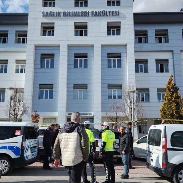 Dekan yardımcısını vurup intihara kalkışan öğrencinin beyin ölümü gerçekleş...