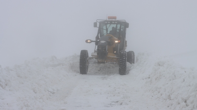 Şanlıurfa'da kar nedeniyle kapanan 31 kırsal mahallenin yolu ulaşıma açıldı