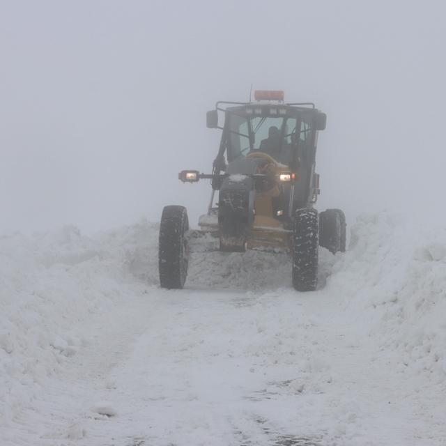 Şanlıurfa'da kar nedeniyle kapanan 31 kırsal mahallenin yolu ulaşıma açıldı