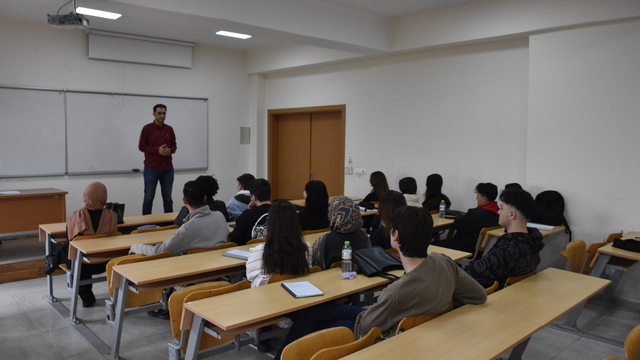 "Gezgin akademisyen" 19 yılda 103 ülkeye seyahat etti