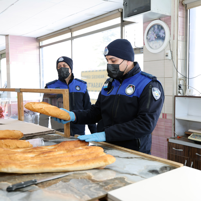 Talas'ta zabıta ekipleri, fırın ve marketlerde denetim yaptı