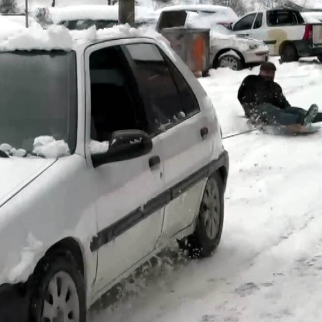 Kastamonu'da oto sanayi çalışanlarının kar keyfi