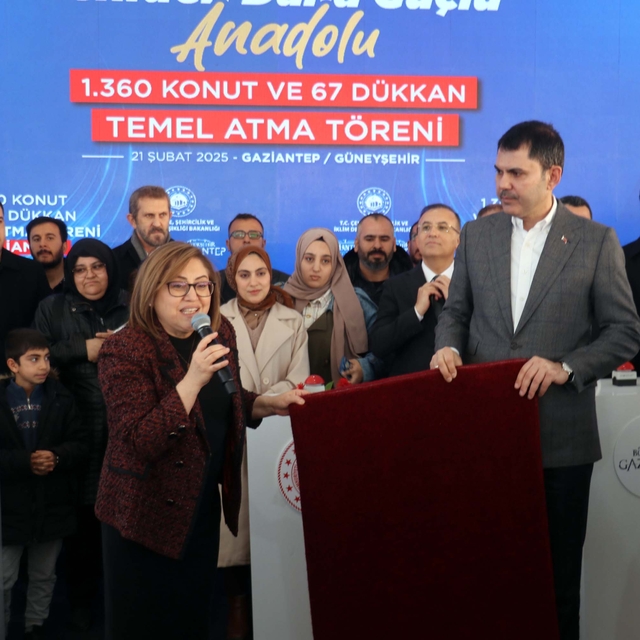 Bakan Kurum: Deprem bölgesinden asla ayrılmayacağız (2)