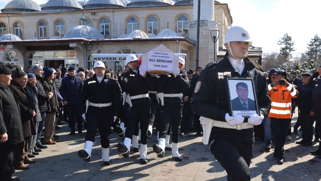 Kıbrıs gazisi emekli başkomiser Şencan'ın cenazesi Samsun'da toprağa verildi