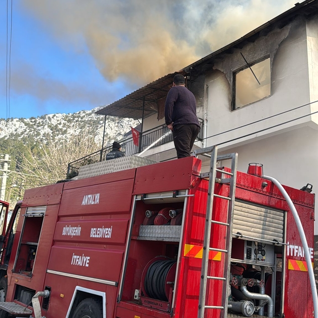 Antalya'da müstakil evde çıkan yangın söndürüldü