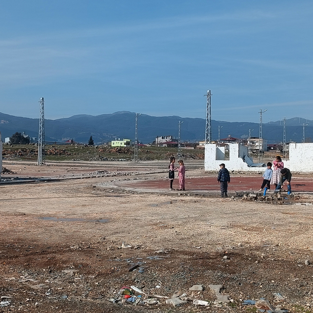 Gaziantep'te hak sahiplerinin kalıcı konutlara yerleşmesinin ardından 8 kon...