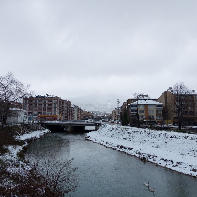 Cide'de kar yağışı etkili oluyor