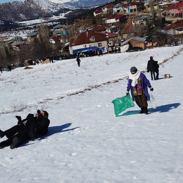 Saimbeyli'de "1. Kayak Şöleni" yapıldı