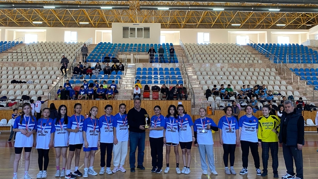 Kumluca'da okul sporları hentbol şampiyonası sona erdi