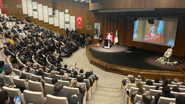 Hayatını kaybeden ÇÜ Rektörlüğü Özel Kalem Müdürü Meral Kara Delen, anıldı