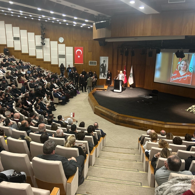 Hayatını kaybeden ÇÜ Rektörlüğü Özel Kalem Müdürü Meral Kara Delen, anıldı