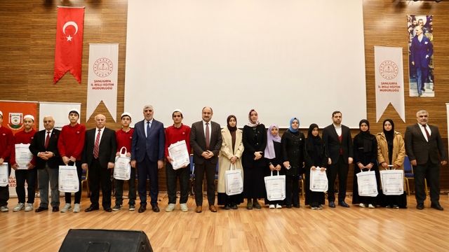 Şanlıurfa'da 350 hafız çocuğa tablet hediye edildi