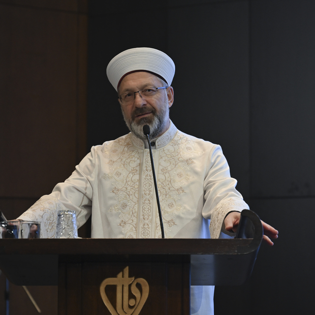 Diyanet İşleri Başkanı Erbaş, "Hafızların Dilinden Şairlerin Kelamı Şiir Ya...