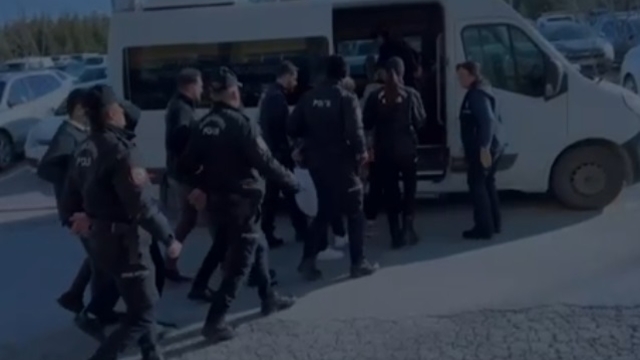 Sahte site üzerinden ürün satma vaadiyle 745 bin TL'lik dolandırıcılığa 5 tutuklama