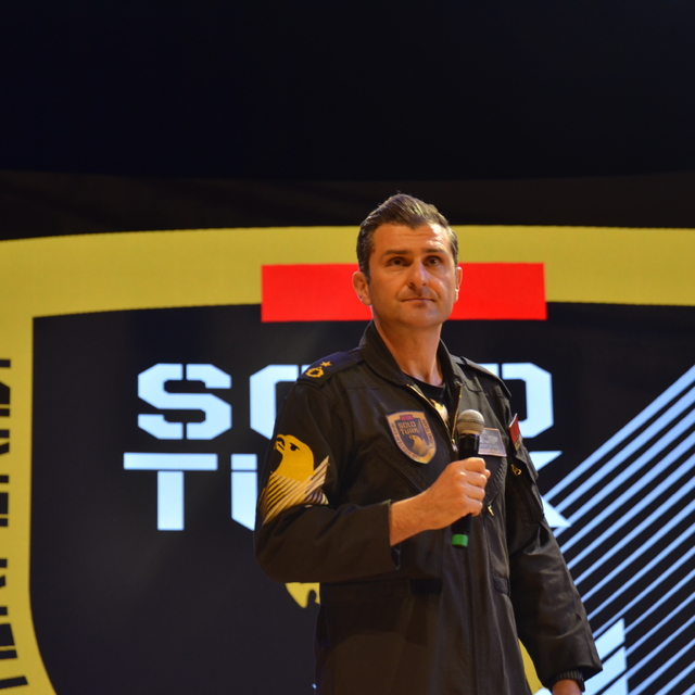 SOLOTÜRK pilotları, "İkaf'25"te gençlerle buluştu