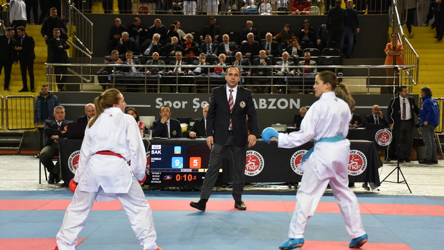 Türkiye Karate Şampiyonası Trabzon'da başladı