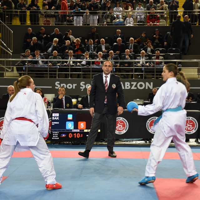 Türkiye Karate Şampiyonası Trabzon'da başladı