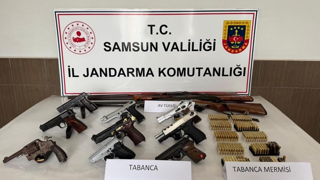Samsun'da kaçak silah ticareti operasyonunda 4 zanlı yakalandı