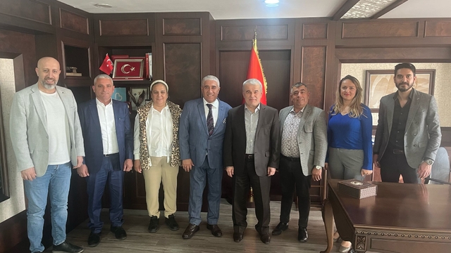 Çorumlu İş İnsanları Platformu üyeleri, Kepez Kaymakamı Şahin'i ziyaret etti