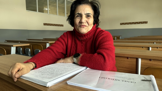 Menşure teyzenin "üniversiteli" olma hayali 70 yaşında gerçek oldu