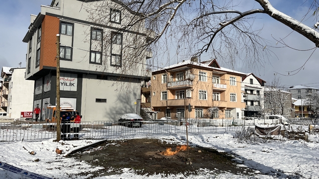 5 gündür arazinin ortasında yanıyor; gazın türü araştırılıyor