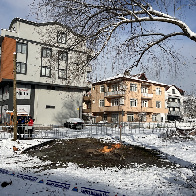 5 gündür arazinin ortasında yanıyor; gazın türü araştırılıyor