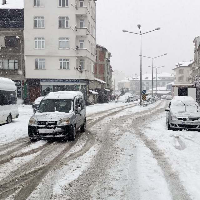 Sinop'ta kar etkili olmaya devam ediyor