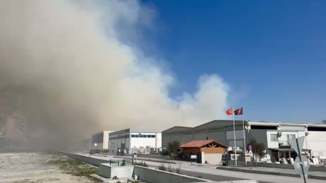 Aydın'da kağıt fabrikasında yangın