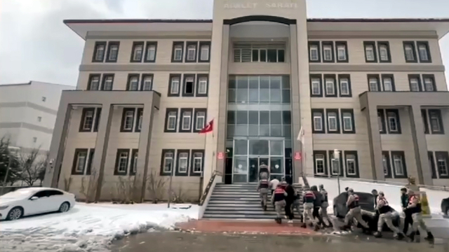 Bitlis merkezli 3 ilde eş zamanlı uyuşturucu operasyonunda 9 tutuklama