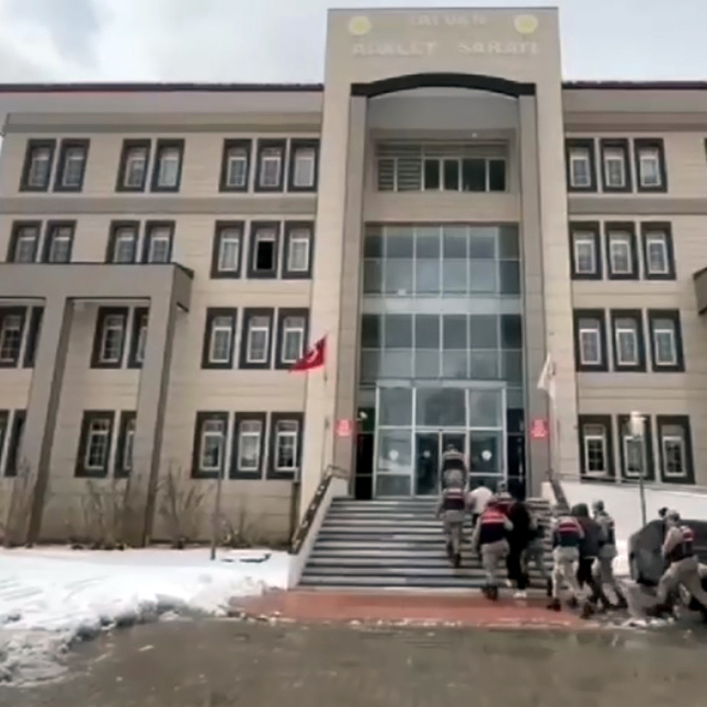 Bitlis merkezli 3 ilde eş zamanlı uyuşturucu operasyonunda 9 tutuklama