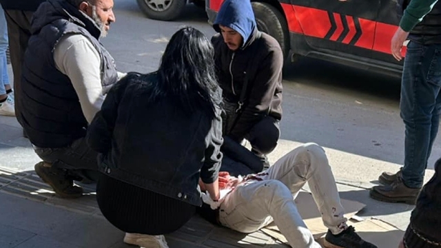 Antalya'da çıkan tartışmada 1 kişi bıçakla yaralandı