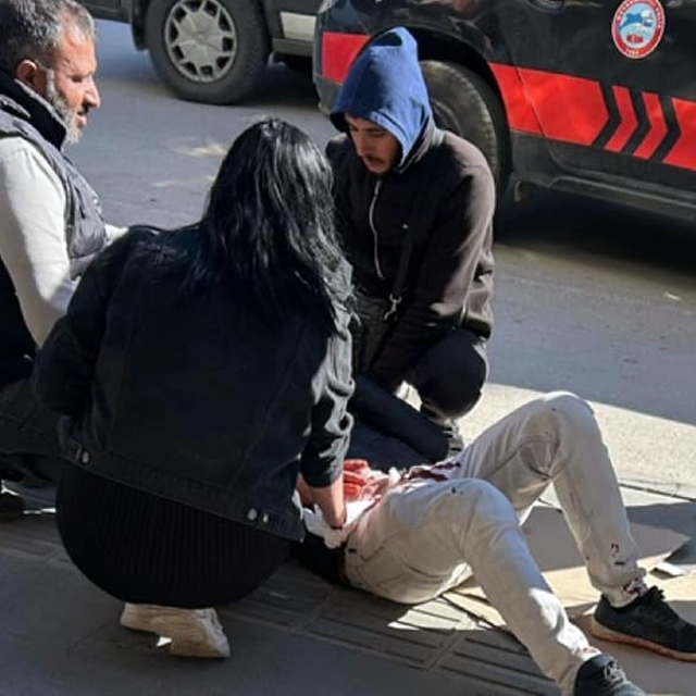 Antalya'da çıkan tartışmada 1 kişi bıçakla yaralandı