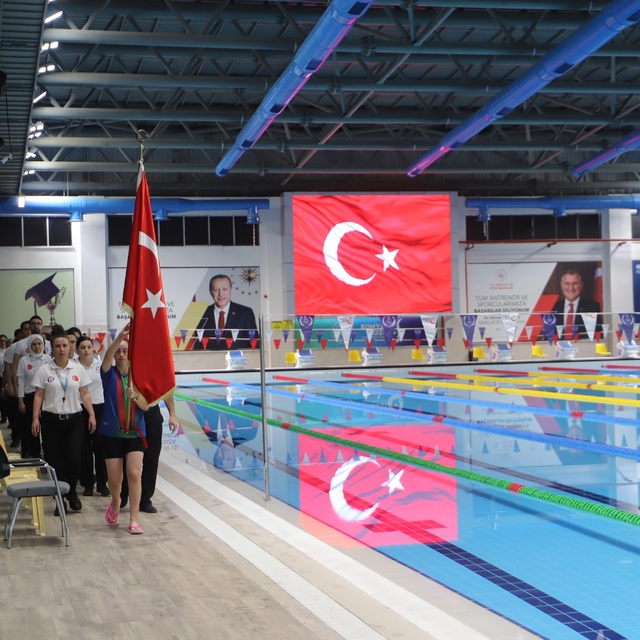"Herkes İçin Yüzme Projesi Yüzme Yarışları" finali Konya'da başladı