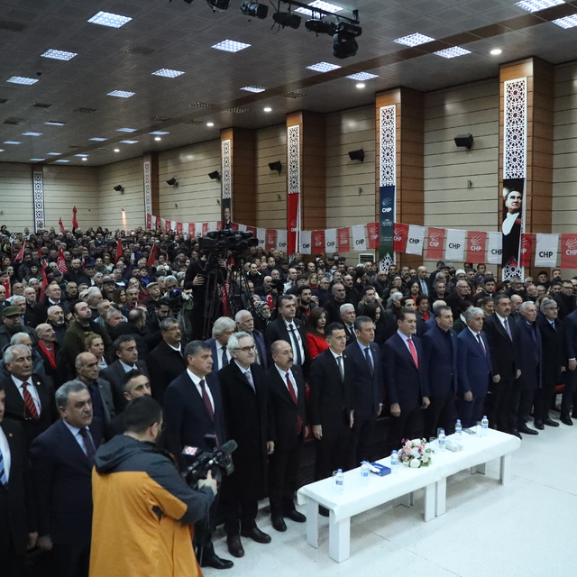 CHP Genel Başkanı Özel, Erzincan'da "Halk Buluşması"nda konuştu: