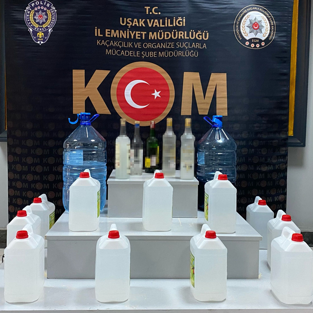 Uşak'ta sahte içki operasyonunda 2 şüpheli yakalandı