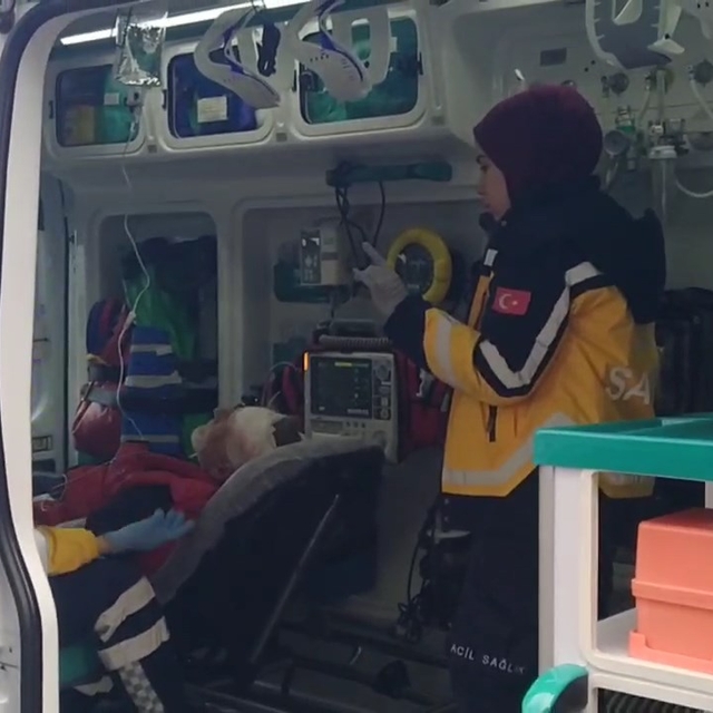 Kıraathanede 'okey' tartışmasında tabancayla vuruldu