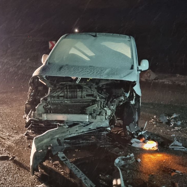 Çorum'da 2 aracın çarpışması sonucu 6 kişi yaralandı