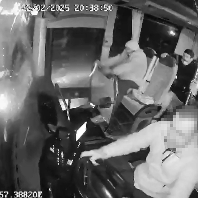 Tekirdağ'da belediye otobüsünün çarptığı motosikletli öldü; kaza kamerada