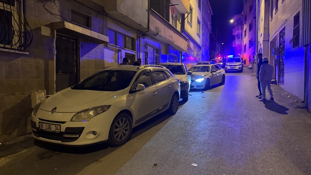 Bursa'da ehliyetsiz sürücü park halindeki 3 otomobile çarptı