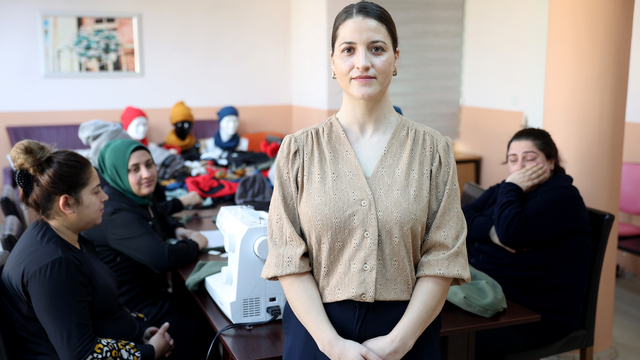 Geri dönüşüm malzemeleri kadınların ellerinde çeşitli ürünlere dönüşüyor