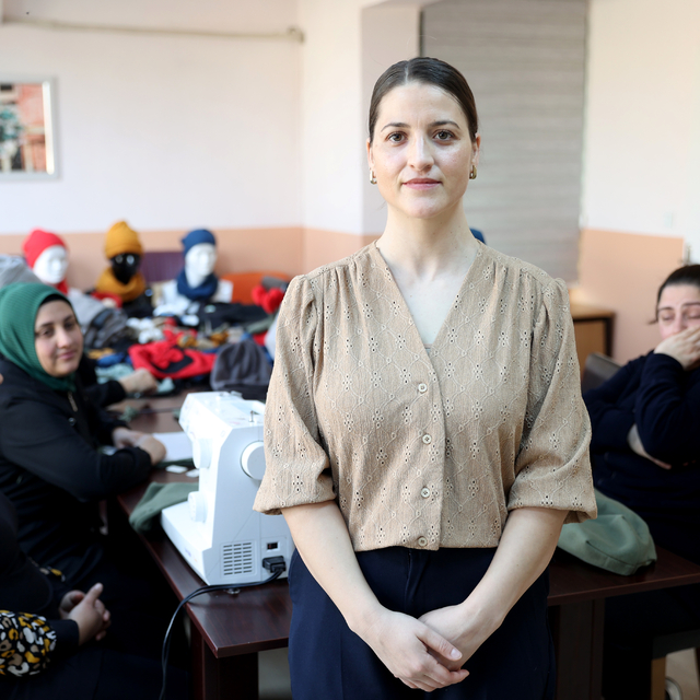 Geri dönüşüm malzemeleri kadınların ellerinde çeşitli ürünlere dönüşüyor