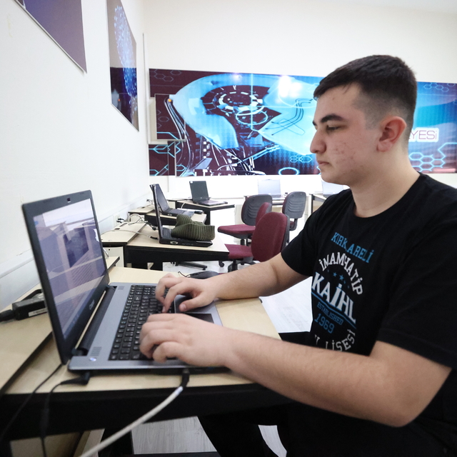 Kırklareli'nde Osmanlı dönemine ait mezarların bilgilerine QR kod ile ulaşı...